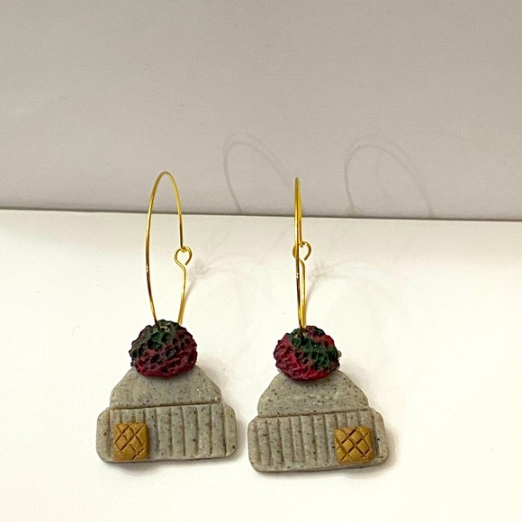Handmade Toboggan Earrings - Picture 1 of 1